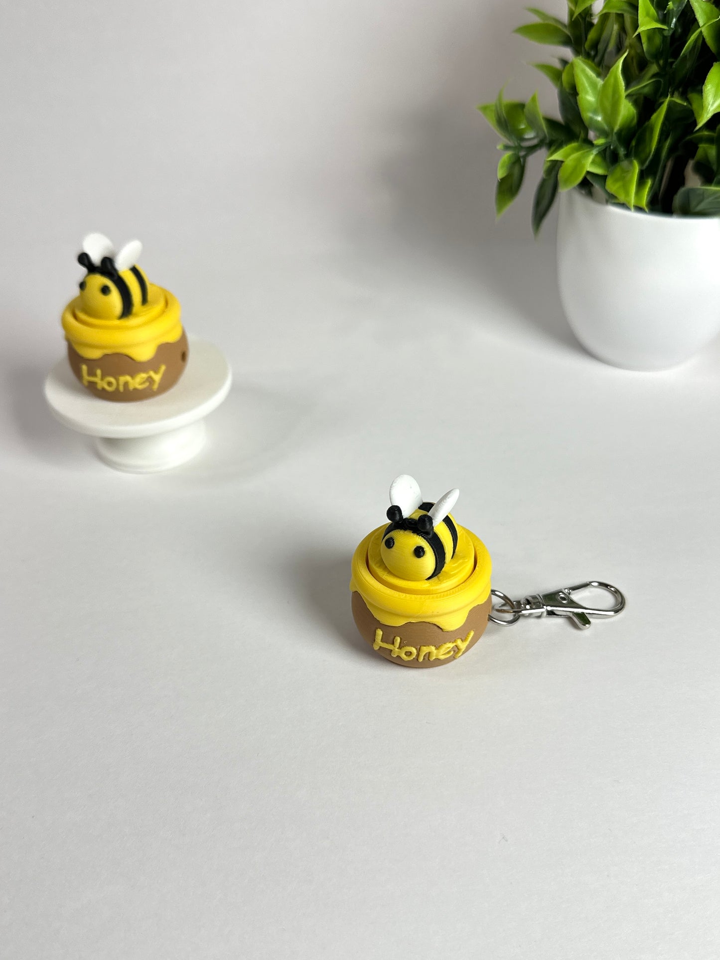Bee on Honey Pot | Keyboard Fidget | Click Fidget | 3D Printed Clicker