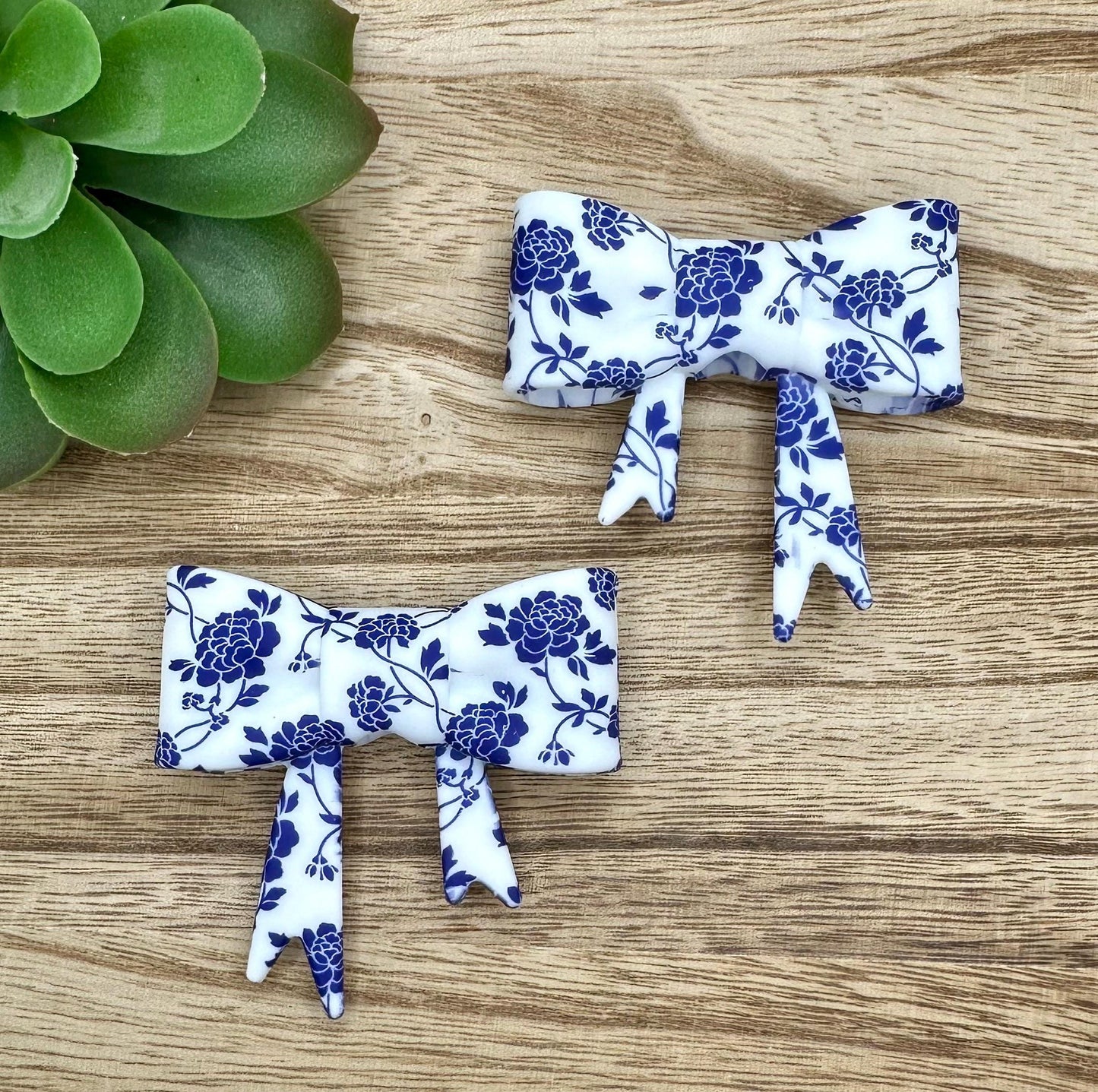 Blue Floral Matte Bow Focal/Straw Topper: Food-Grade Silicone Dust Cover