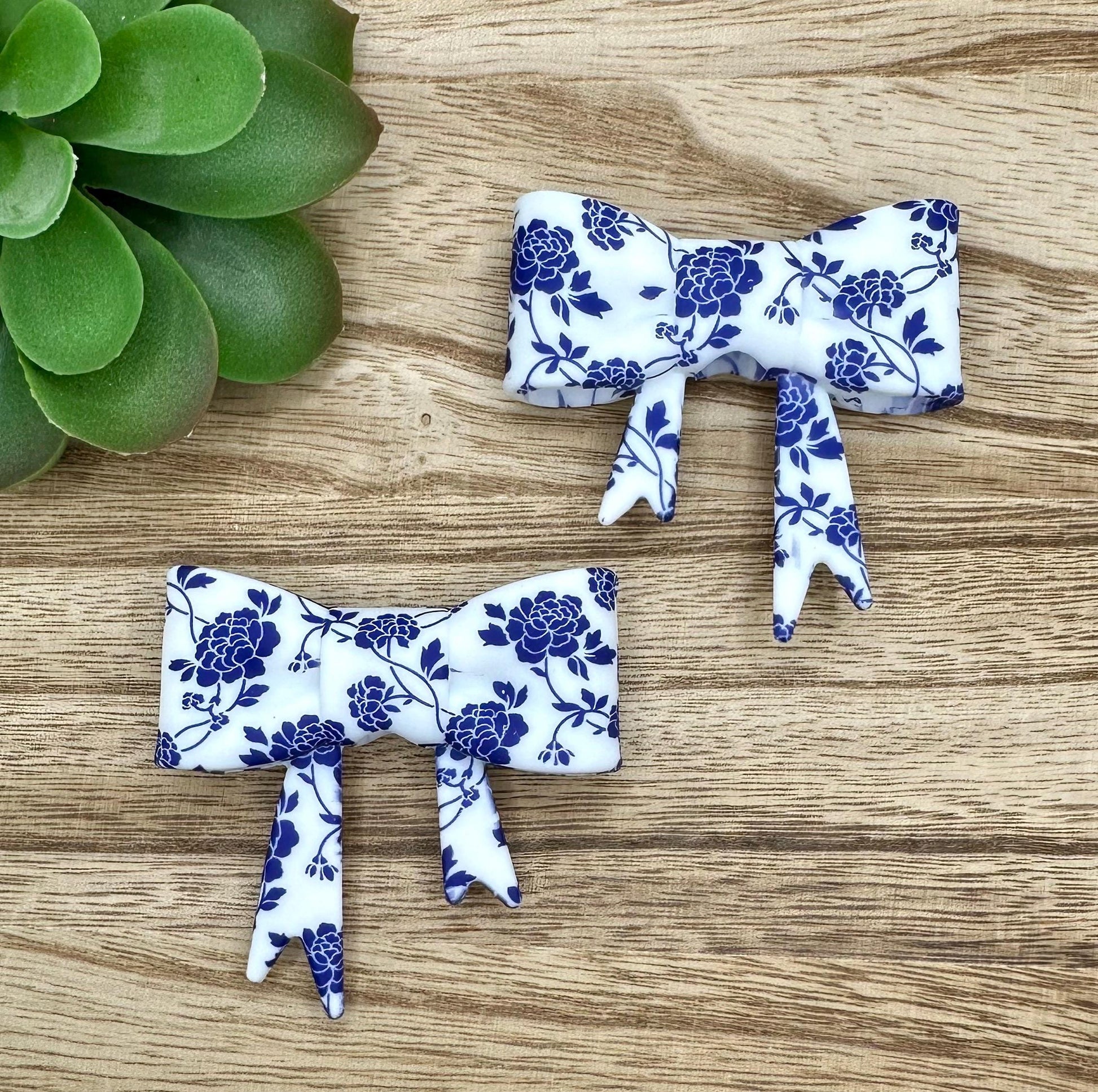 Blue Floral Matte Bow Focal/Straw Topper: Food-Grade Silicone Dust Cover