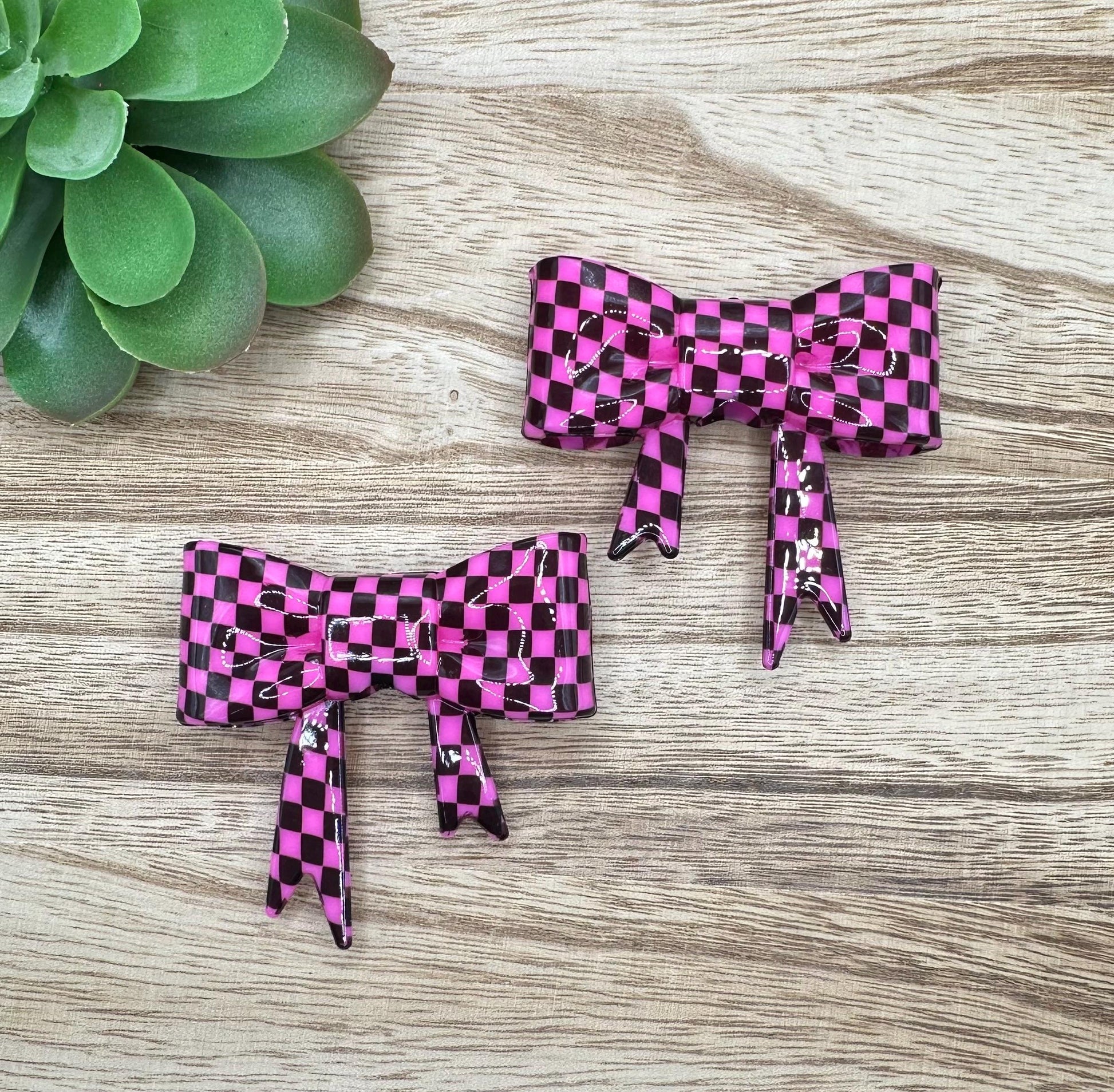 Hot Pink Checkered Glossy Bow Focal/Straw Topper: Food-Grade Silicone Dust Cover